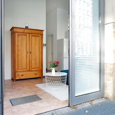 Swine By Rockchair Apartments L Superhost Status L Cozy Family & Business Flair In City Center "Mitte" Modern Studio Boxspringbed Welcomes You! Berlín Exteriér fotografie